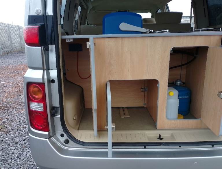 Nissan Elgrand camper, 2005, 2490 (cc)