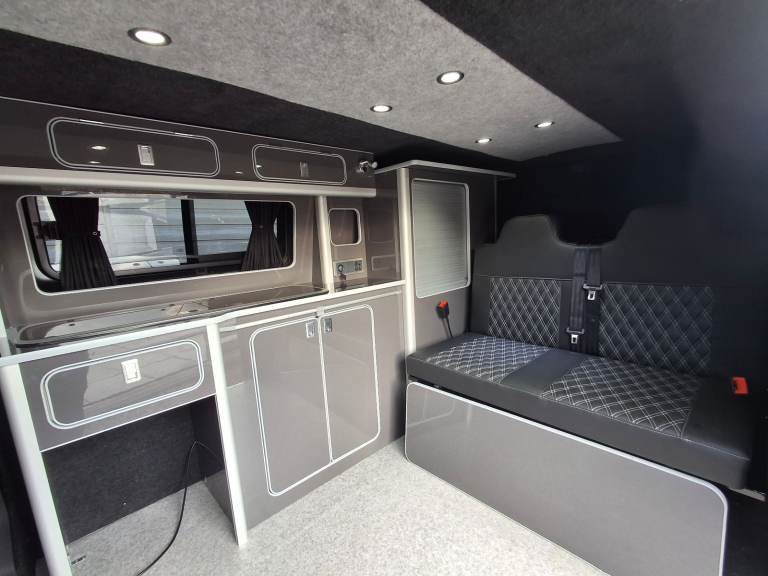 Ford, TRANSIT CUSTOM, camper  Van, 2018, Manual, 1996 (cc) long mot