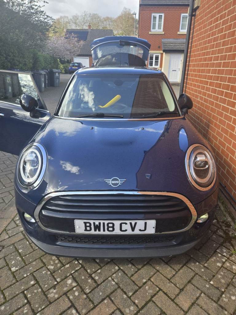 Immaculate Mini in excellent condition with full Mini service history and just one owner from new.