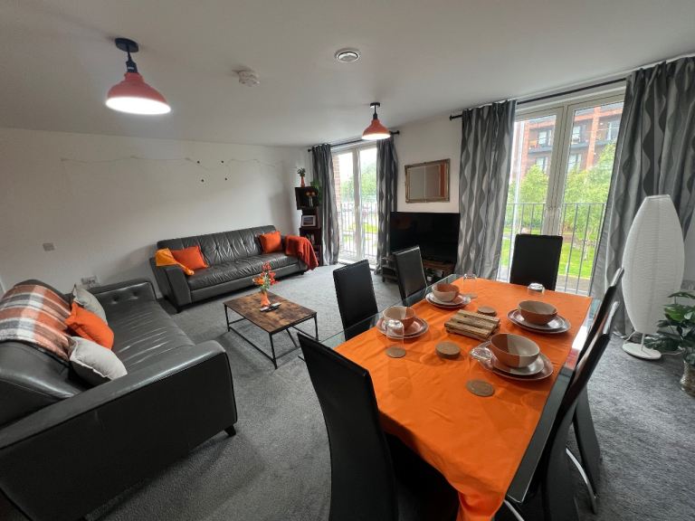 Double bedroom in Modern Furnished Flat Lauriston 7 mins walk from Glasgow City Centre 