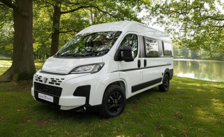 Auto-Trail Expedition 54 DIESEL MANUAL 2027