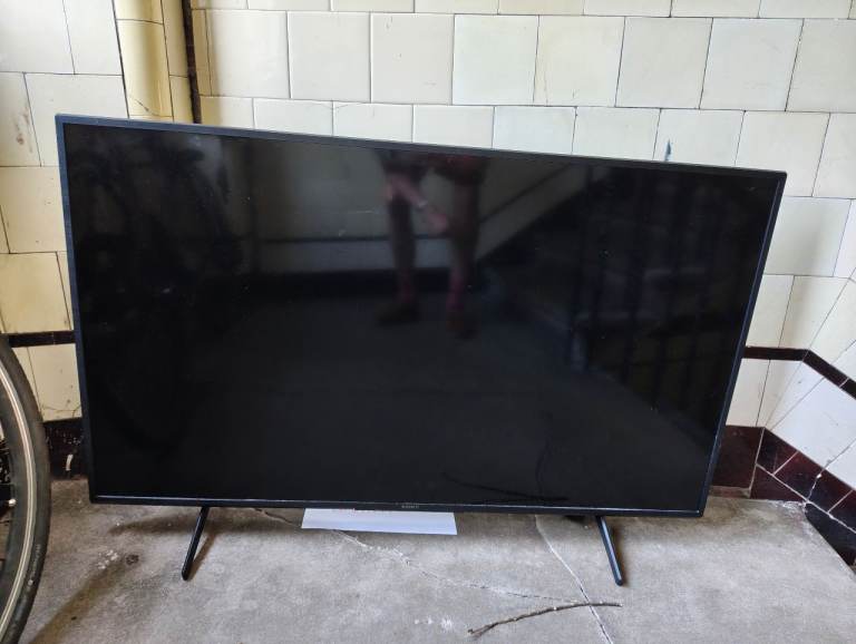 Sony Bravia - Broken Screen