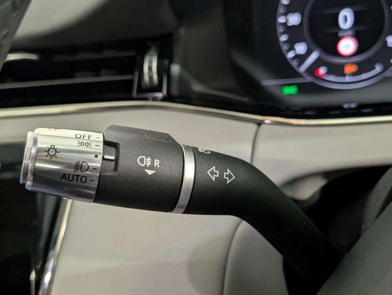 2020 Land Rover Range Rover Evoque 2.0 D180 MHEV R-Dynamic SE Auto 4WD Euro 6 (s/s) 5dr ESTATE Di...