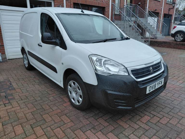 NO VAT, Full PSV, 3 Seater, Full Service History, Company Owner Van