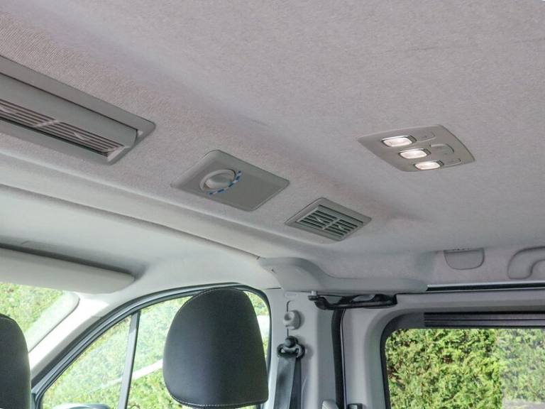 2023 Renault Trafic LL30 Sport Nav 2.0DCI 145BHP L2 LWB 9 SEAT MINIBUS, Rev Cam, Air Con, Cruis M...