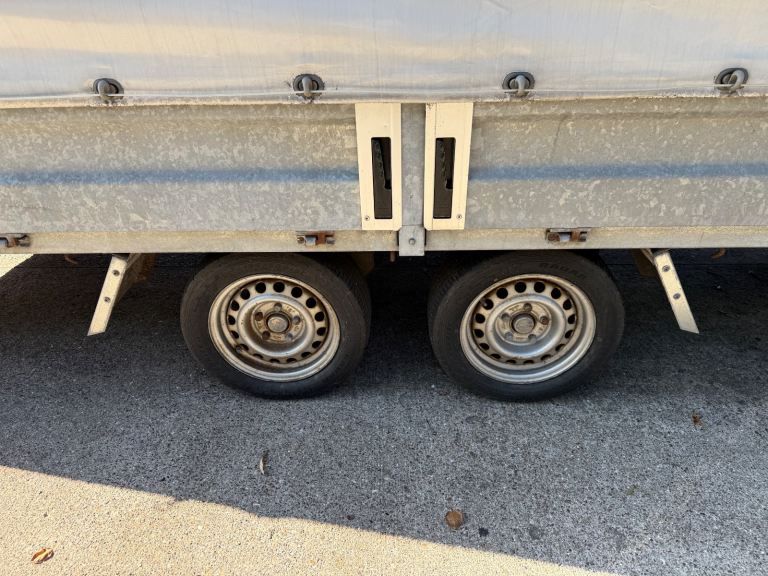 XL Covered Twin Axle Trailer (Brenderup)