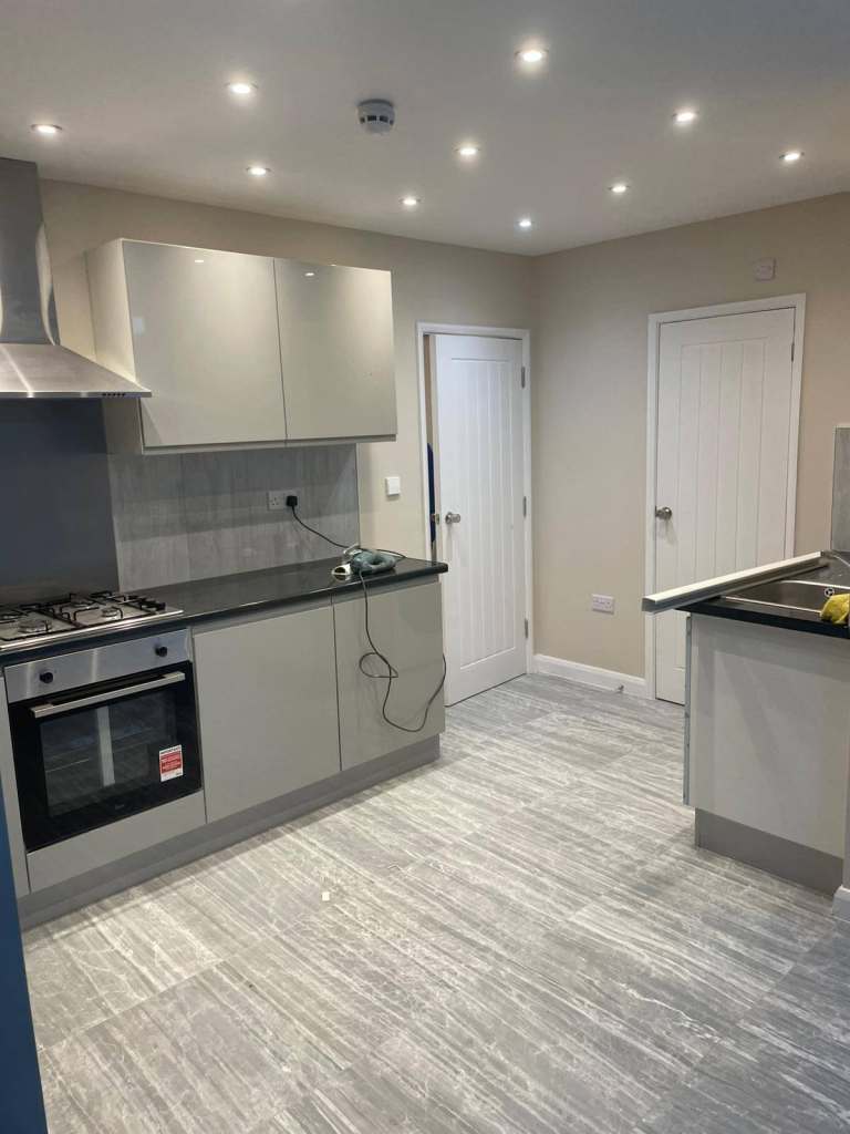 4 Bedroom Terraced House in Central Slough