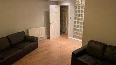 1 Bed Flat For Rent (Larger Than Average) With Extra Box Room