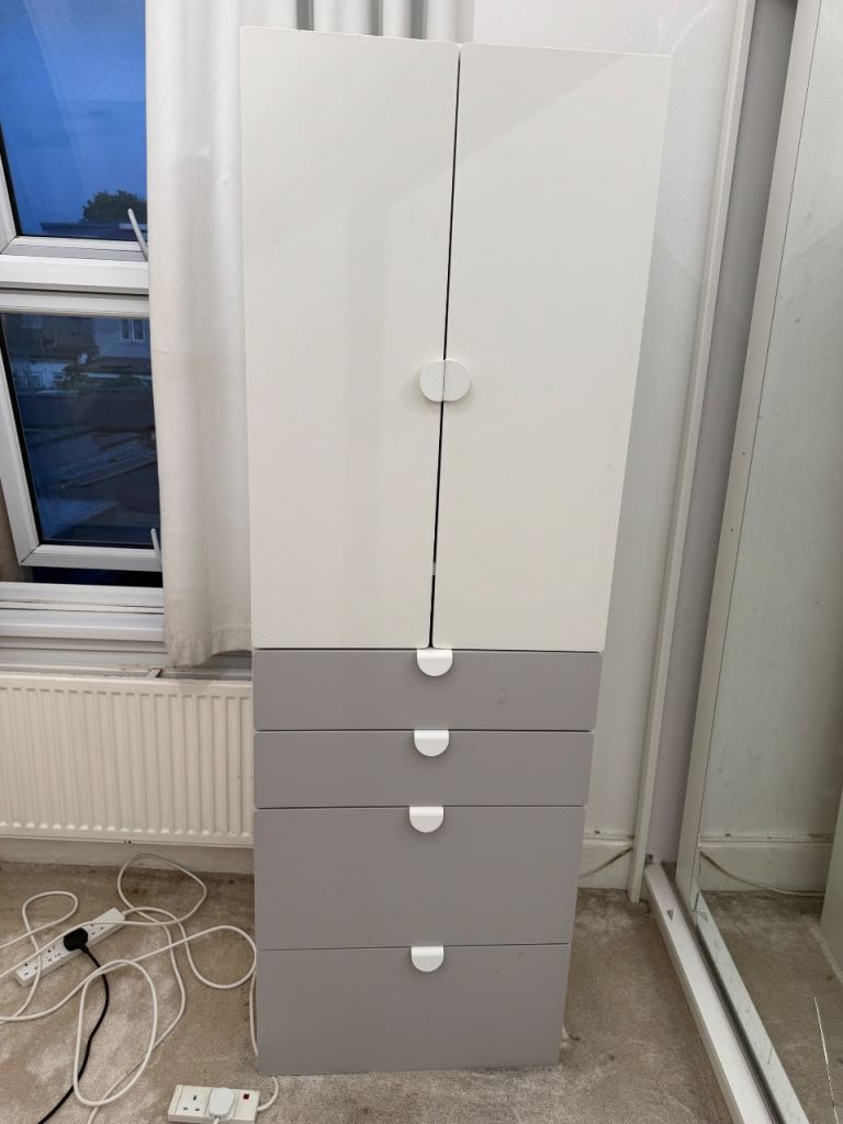 Baby wardrobe 