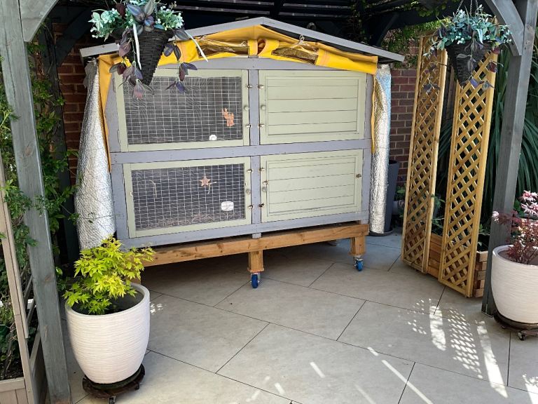 Double hutch
