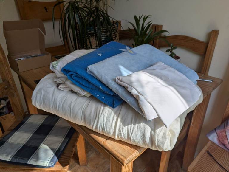 Single duvet and single duvet covers/pillow cases 