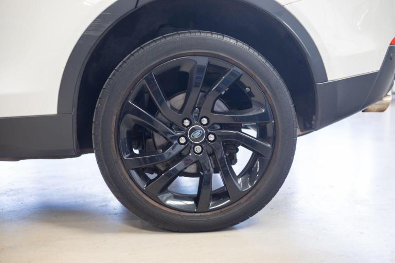 2018 Land Rover Discovery Sport 2.0 TD4 180 HSE Black 5dr Auto ESTATE DIESEL Automatic