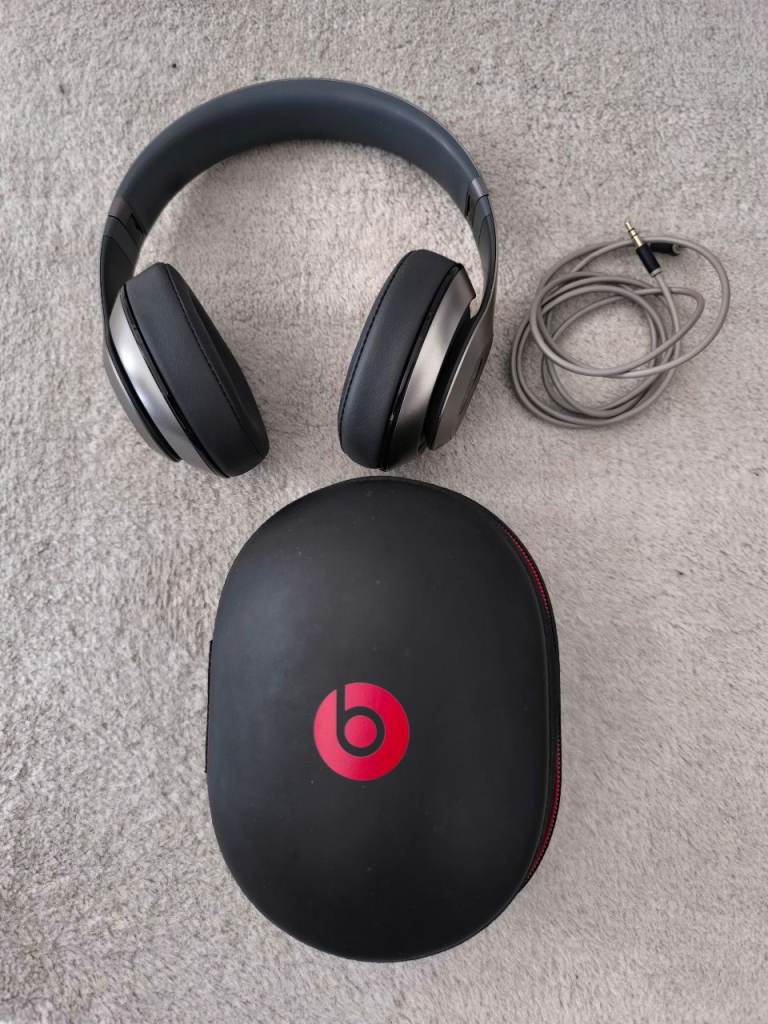 Beats Studio 2.0 B0500 Wired Over-Ear Headphones - Grey