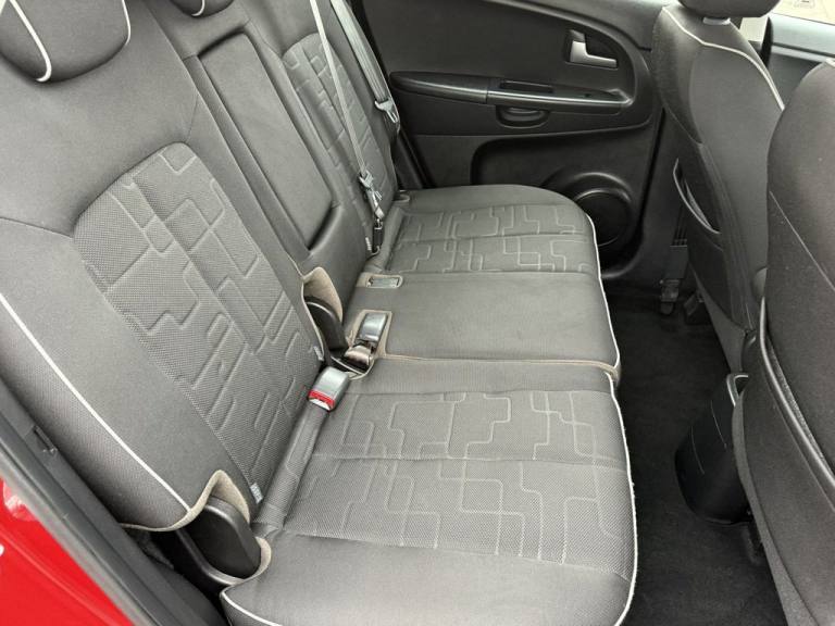 2013 Kia Venga 1.6 2 MPV 5dr Petrol Auto Euro 5 (123 bhp) MPV Petrol Automatic