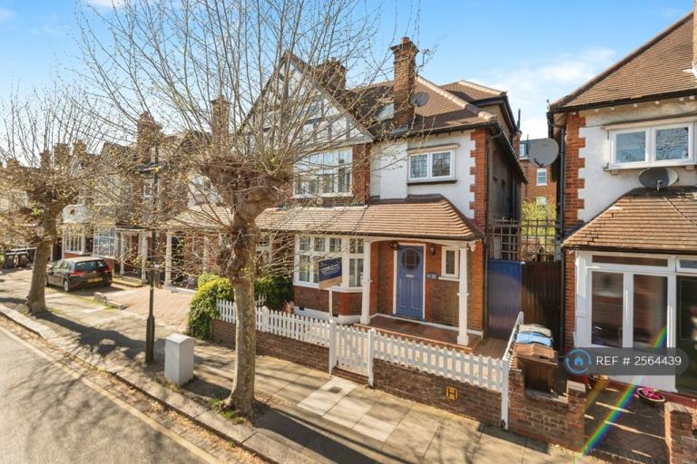 5 bedroom house in Compton Road, London, SW19 (5 bed) (#2564439)