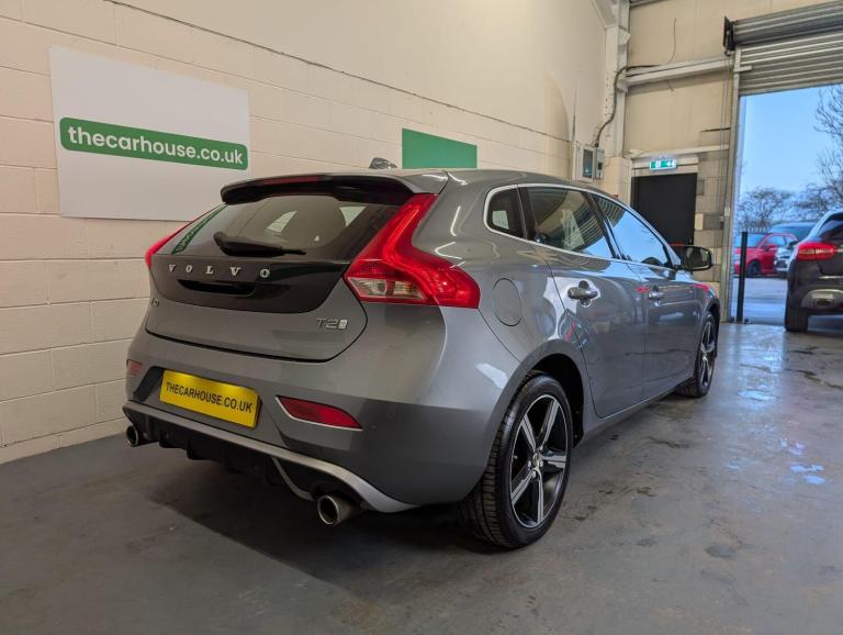 2019 Volvo V40 2.0 T2 GPF R-Design Nav Plus Euro 6 (s/s) 5dr HATCHBACK Petrol Manual
