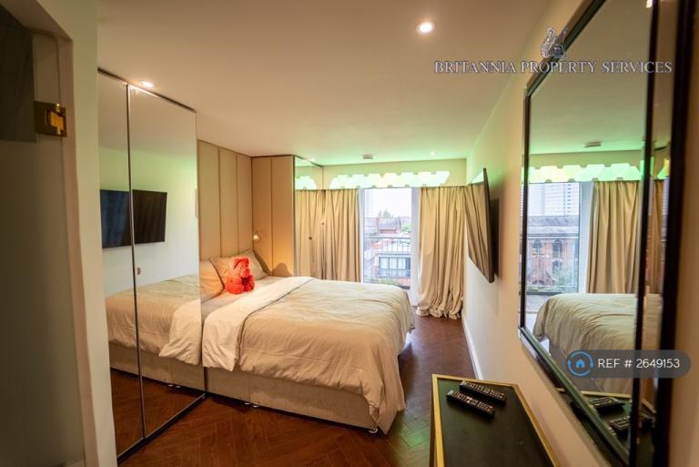 3 bedroom flat in The Mailbox, Birmingham, B1 (3 bed) (#2649153)