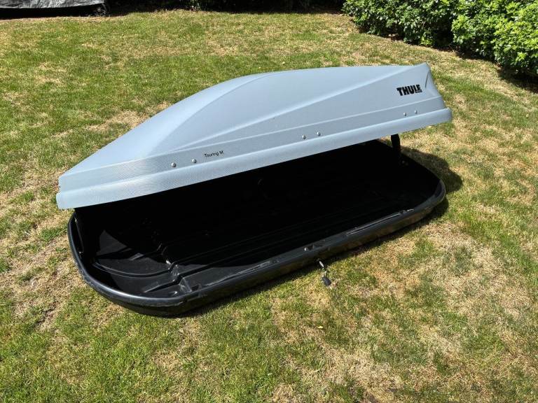 Thule Touring M 200 roof top box