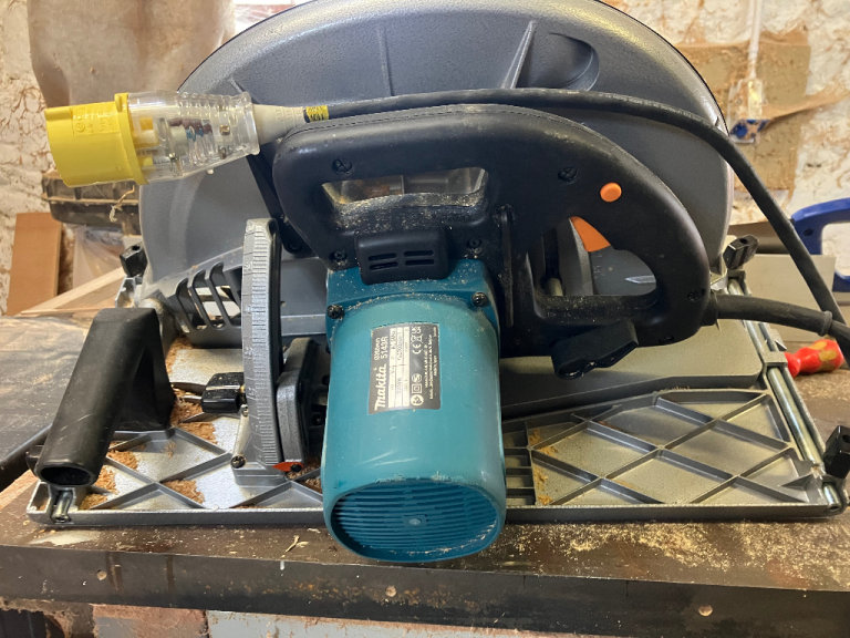 Makita5143R rip saw