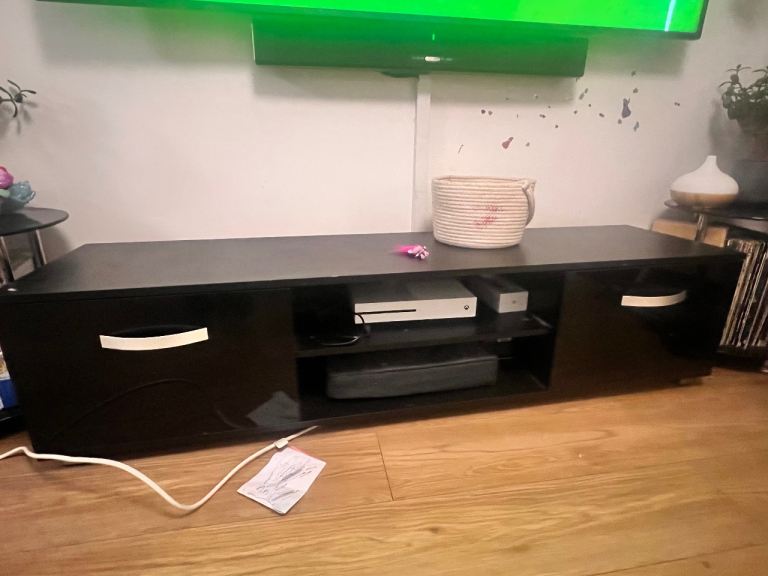 Black tv stand