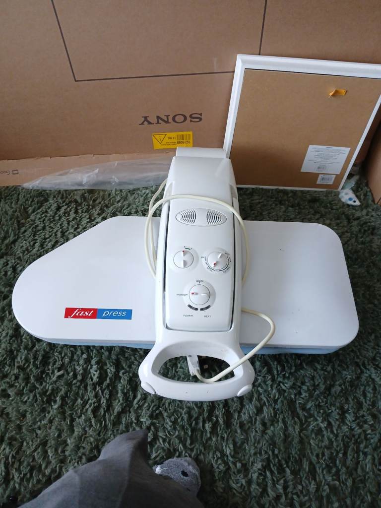 Clothes/bedding press