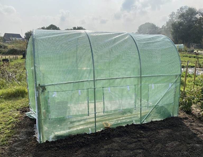 Outdoor Garden Greenhouse Polytunnel in Green or White