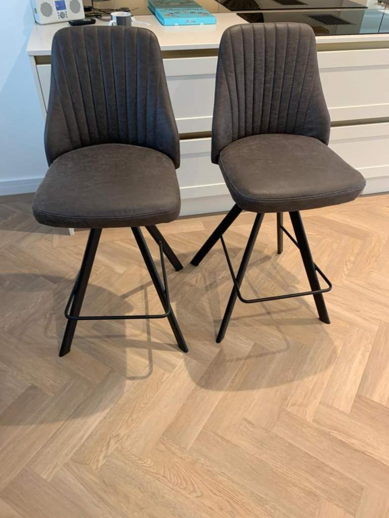 Swivel Bar Stools