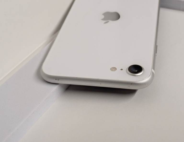 Unlocked iPhone SE 2nd Gen 64GB latest iOS 26 Cheap phone for work, business, personal use 