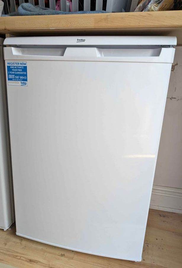 Small freezer (undercounter model)