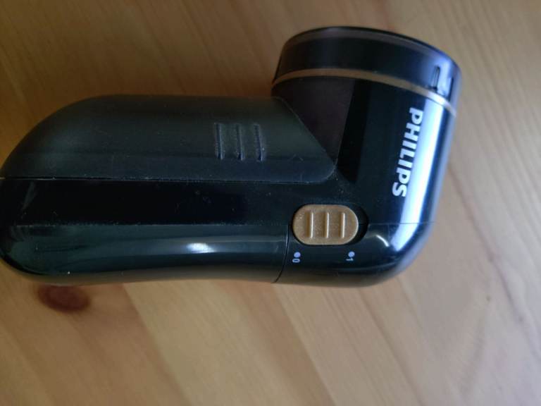 Philips debobler- bobble removal for clothing