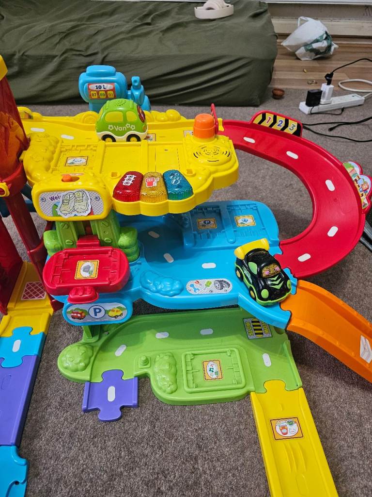  VTech playset Toot-Toot Drivers Garage