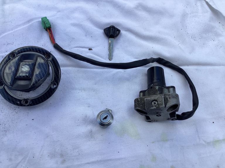 Suzuki Hayabusa Gen 2 ( lock set )