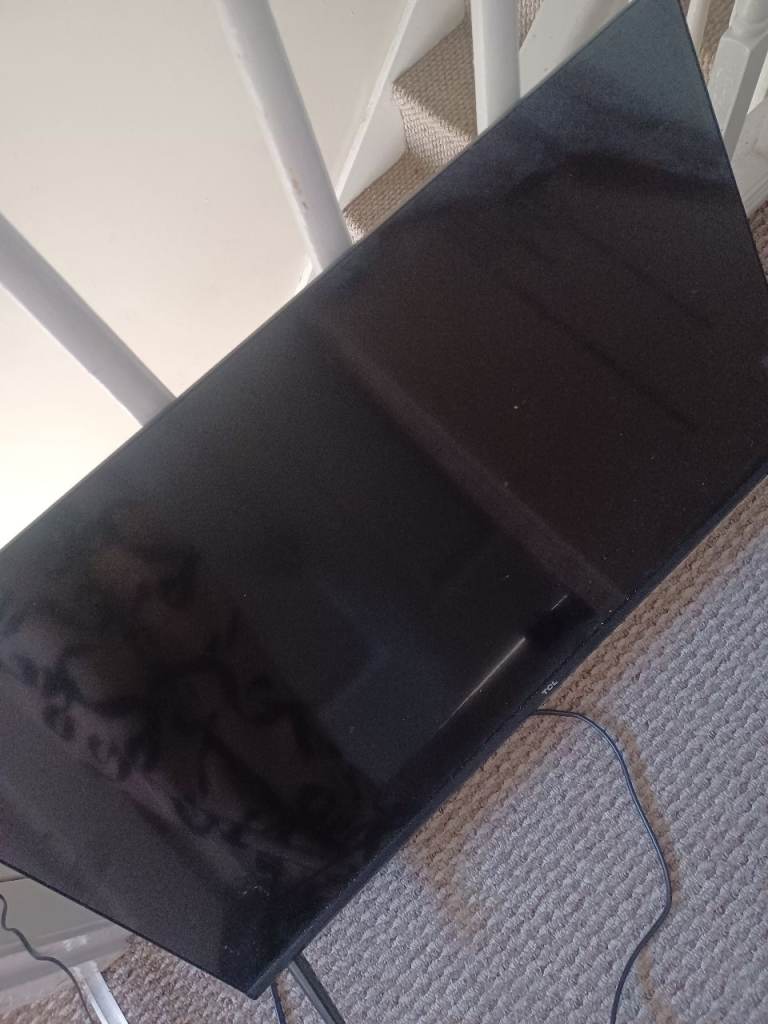 New Smart Flat Screen TV – Unused, Boxed