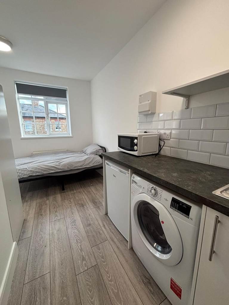 Studio Accommodation Available in Hertfordshire – Benefits Welcome, Including PIP, LCWRA & Carers