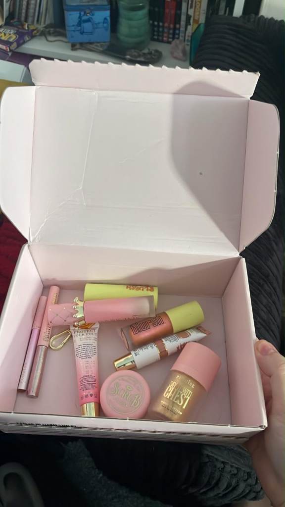 Louise/made by Mitchell Small budget box 