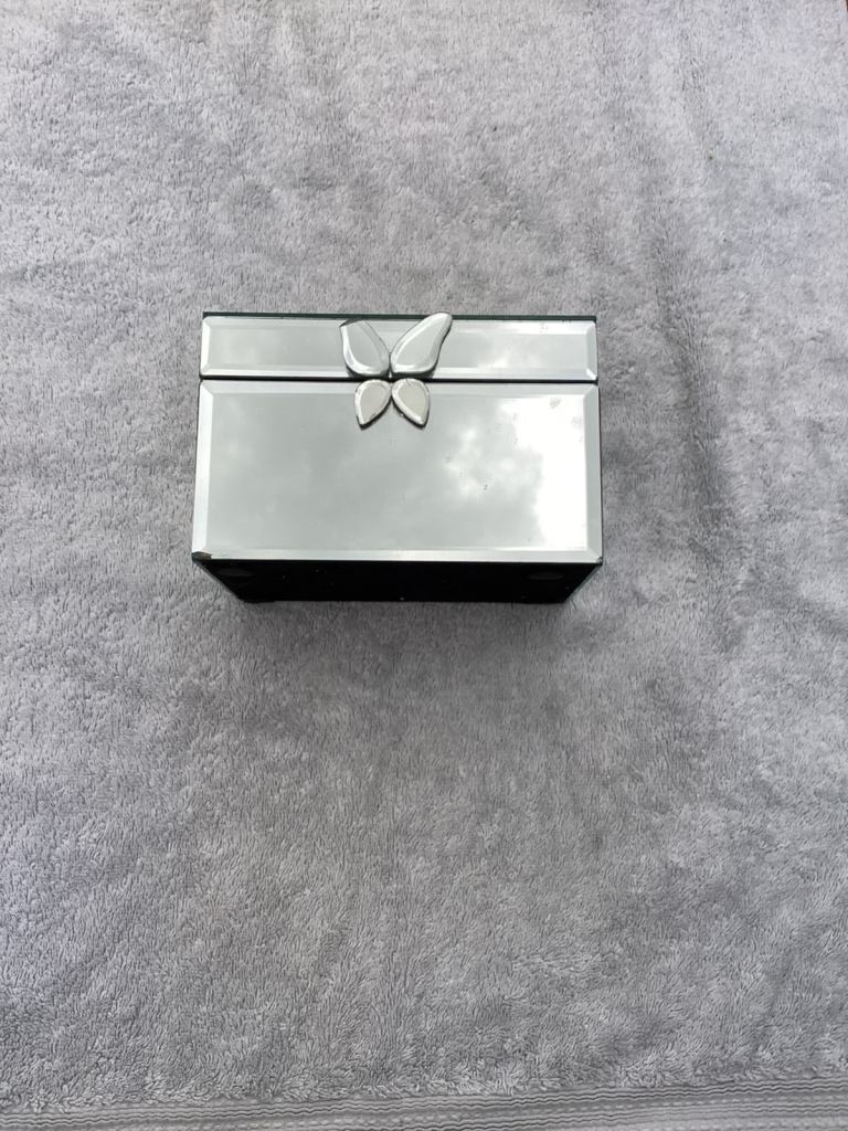 A vintage shiny jewellery box 