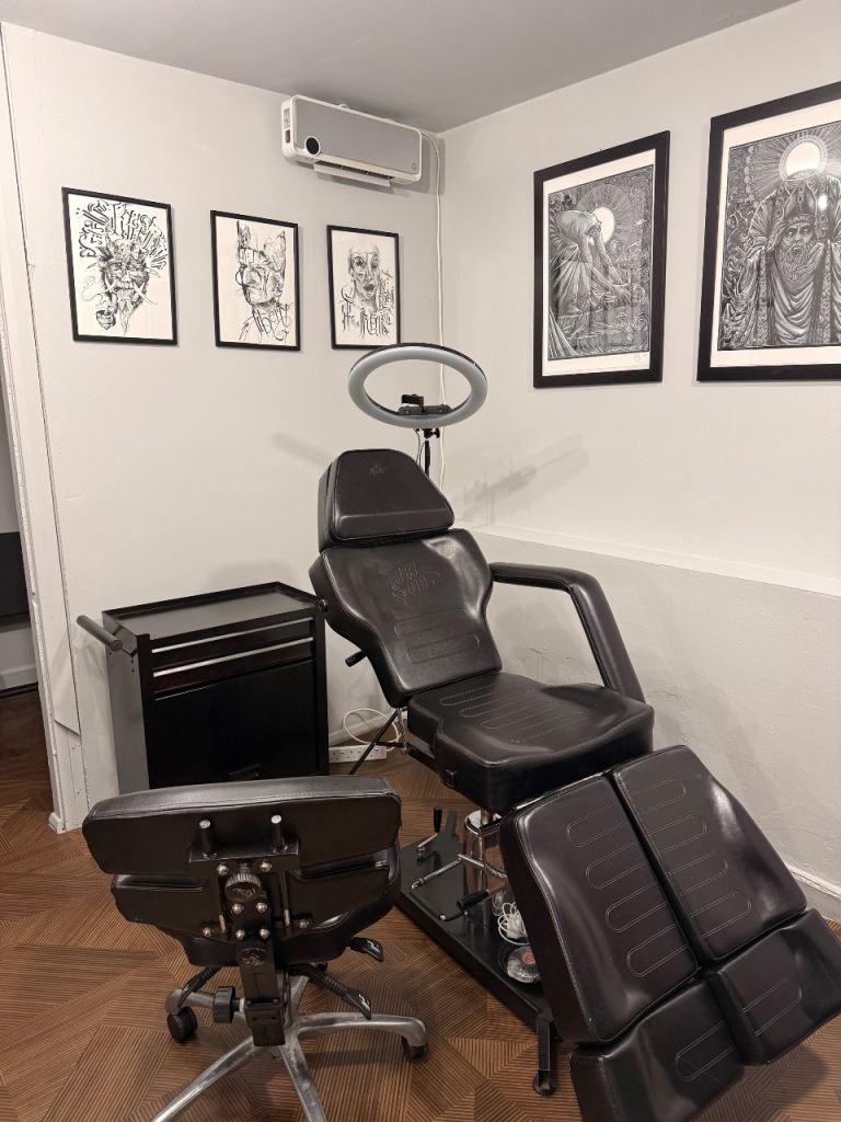Private Tattoo Studio for Rent Separate Entrance Glasgow City Centre £100/Day
