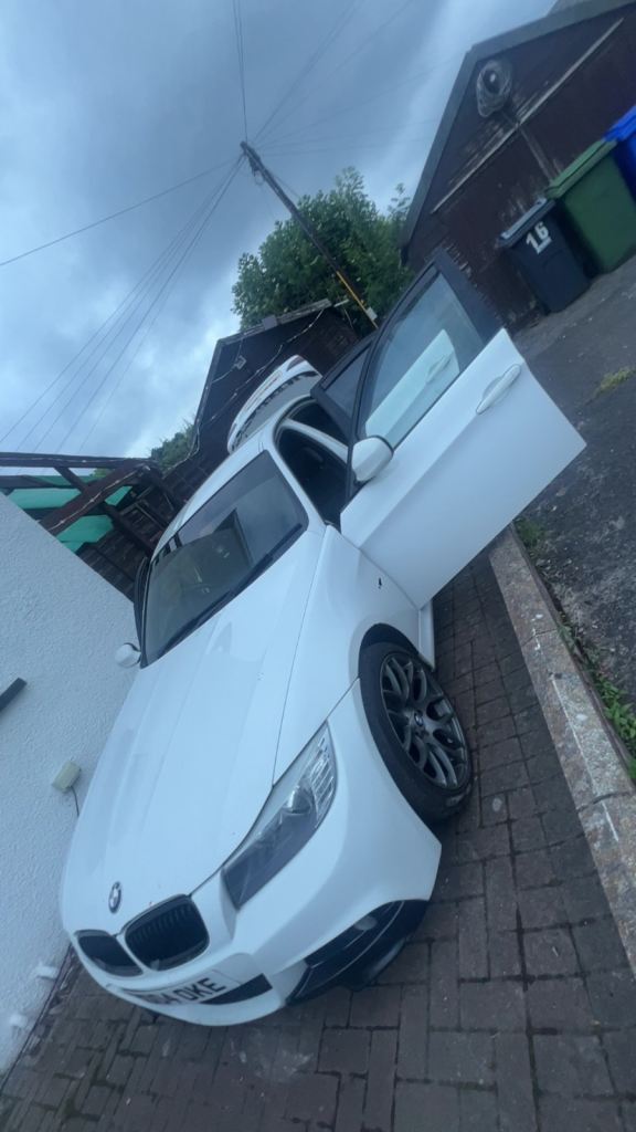 BMW, 3 SERIES, Saloon, 2010, Manual, 1995 (cc), 4 doors