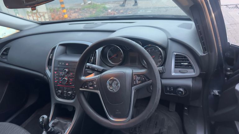 Vauxhall, ASTRA, Hatchback, 2013, Manual, 1598 (cc), 5 doors