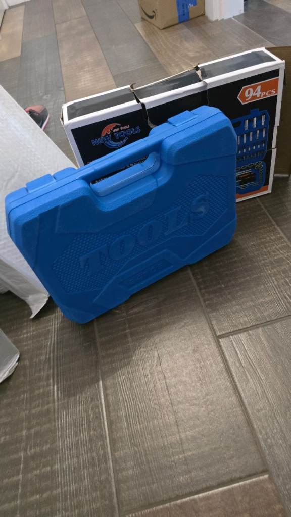 Brand New 94PC 1/2" & 1/4" SOCKET SET SCREWDRIVER BIT RATCHET - Delivery Available