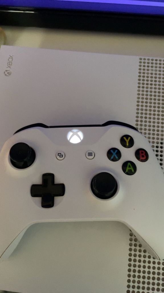Xbox One S, Controller + Wires