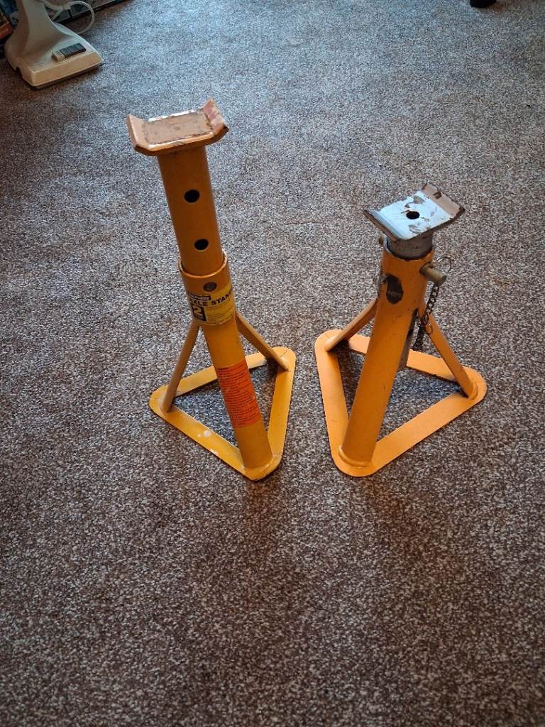 Pair of Yellow Car Axle Stands – Good Condition