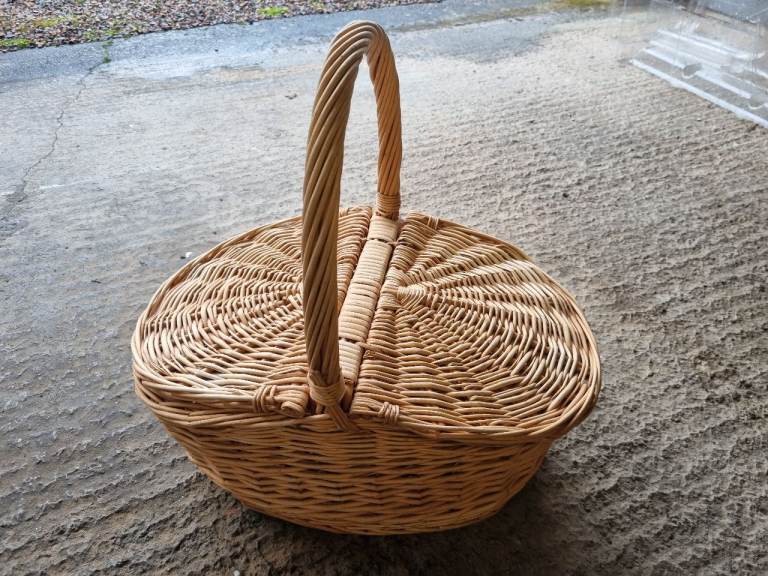 Picnic basket