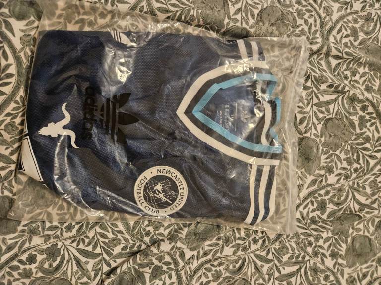 Newcastle united away top XXL 