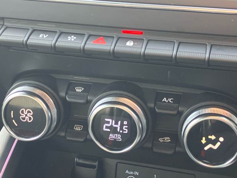 2022 Renault Clio 1.6 E-TECH Hybrid 140 SE Edition 5dr Auto Hatchback PETROL/ELECTRIC Automatic