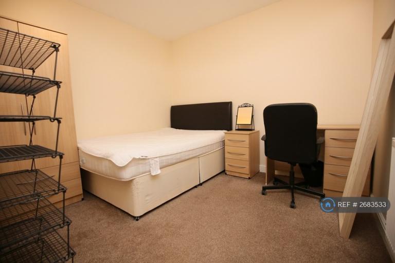 1 bedroom flat in Queen Victoria Road, Coventry, CV1 (1 bed) (#2683533)