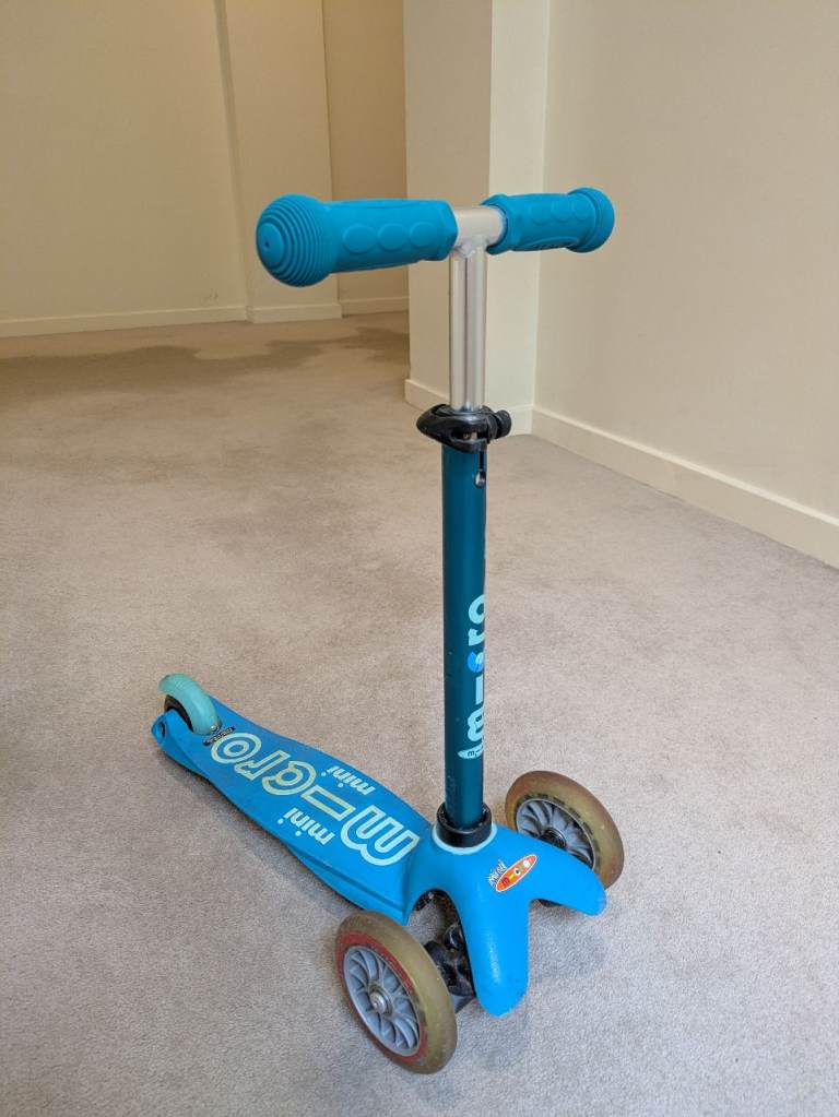 Teal Mini Micro Deluxe Scooter Aqua 