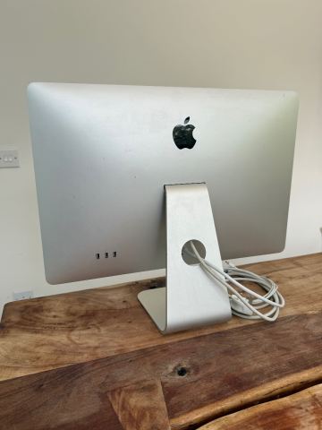 Apple LED Cinema Display 24-inch A1267 **READ DESCRIPTION
