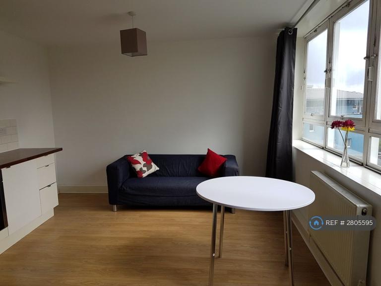 1 bedroom flat in East Point, London, SE1 (1 bed) (#2805595)