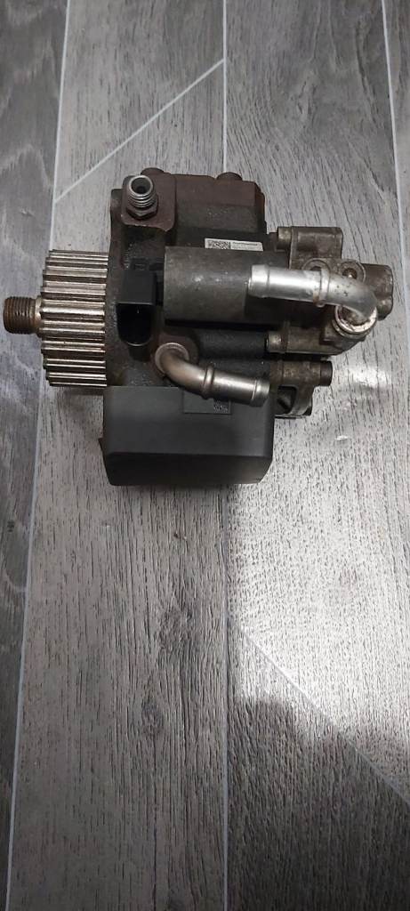 High Pressure Fuel Pump for 1.6 diesel  Skoda Rapid 2015